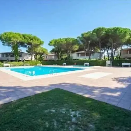 With Pool In 45685 Daire Bibione